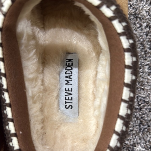 Steve Madden Brown Slippers with Moccasin Stitching - Picture 2 of 5